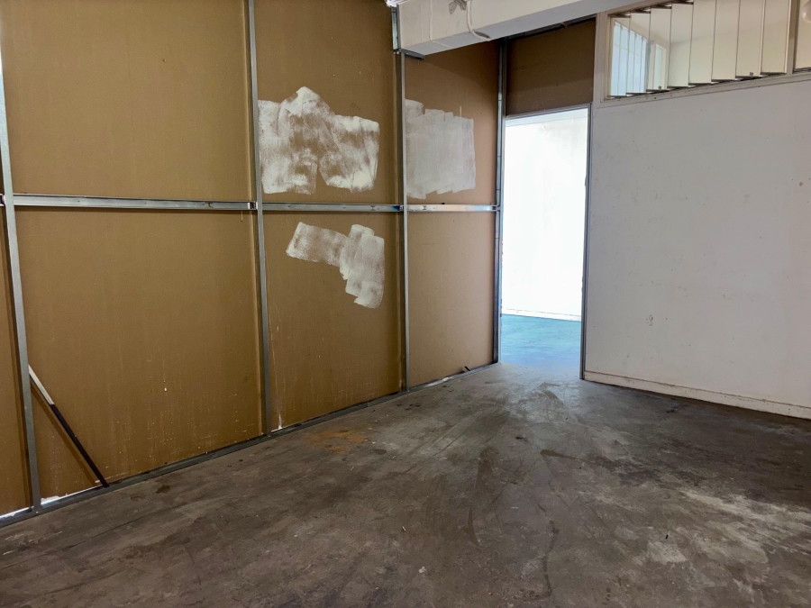 To Let Commercial Property for Rent in Triangle Farm Western Cape